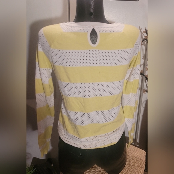 Reitmans Yellow and White Eyelet Detailed Striped Long Sleeve Top M - Picture 5 of 6